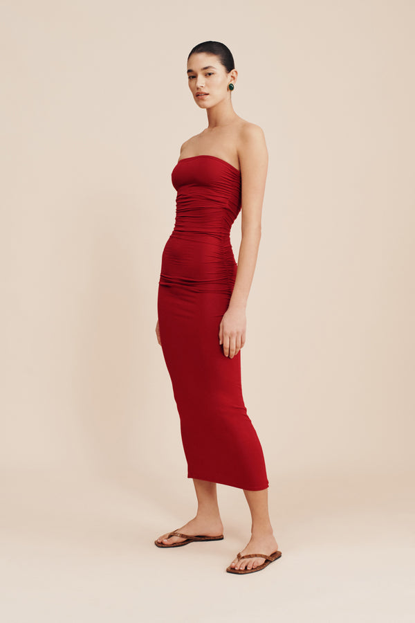 ISABELA STRAPLESS DRESS - CRIMSON