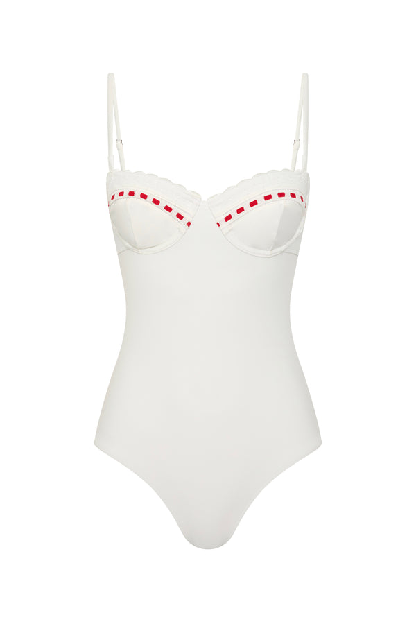 PIA ONE PIECE
