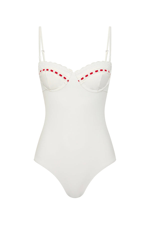PIA ONE PIECE