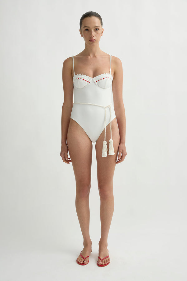 PIA ONE PIECE